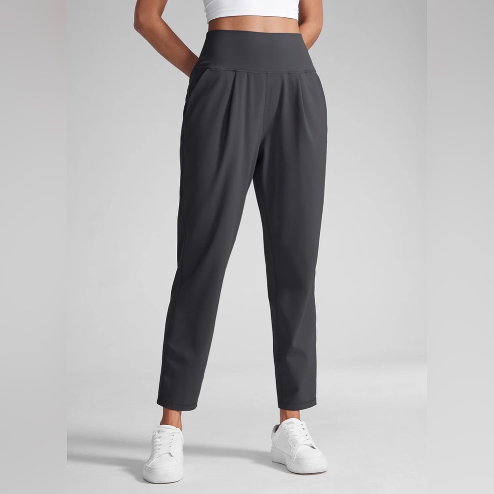Butterlift® Front Pleated Pocket Pant 27''